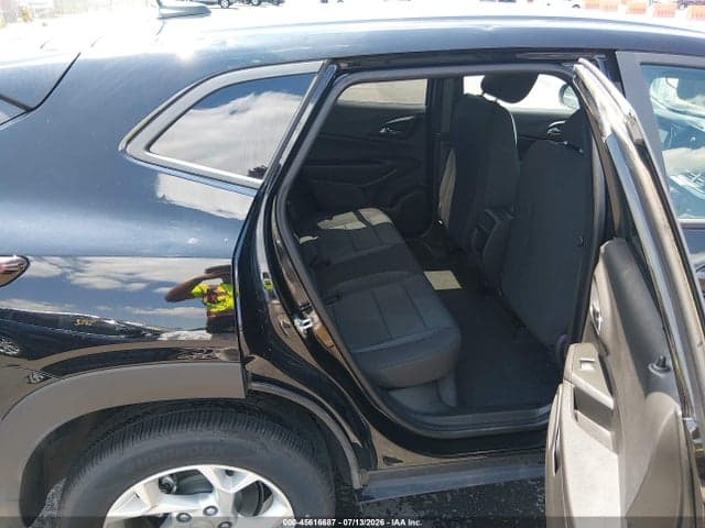 2025 CHEVROLET TRAX FWD LS 8