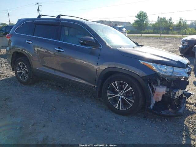 2017 TOYOTA HIGHLANDER LE PLUS - 1