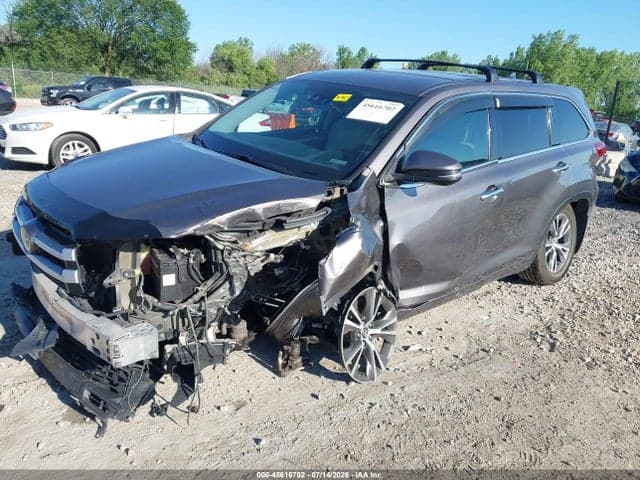 2017 TOYOTA HIGHLANDER LE PLUS 2