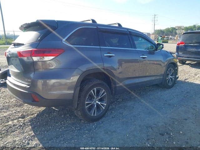 2017 TOYOTA HIGHLANDER LE PLUS 4
