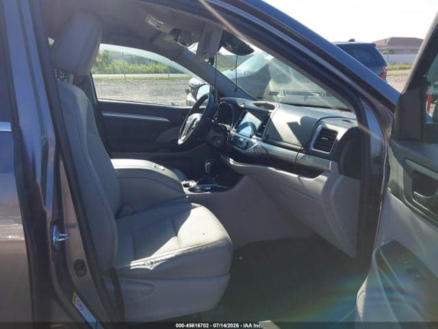 2017 TOYOTA HIGHLANDER LE PLUS 5