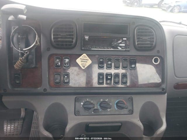 2018 FREIGHTLINER M2 106 13