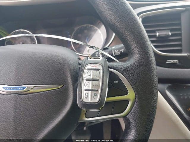 2020 CHRYSLER VOYAGER LXI 11