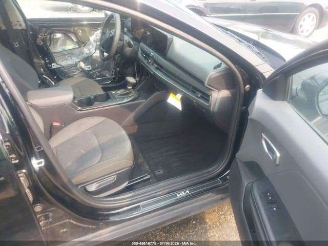 2025 KIA K4 LX 5