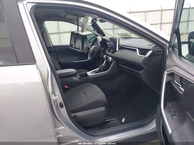 2024 TOYOTA RAV4 XLE 5