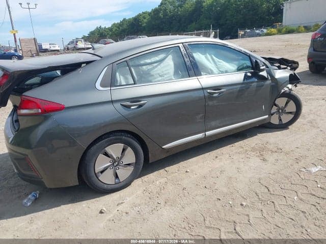 2020 HYUNDAI IONIQ HYBRID SE 4