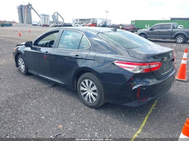 2020 TOYOTA CAMRY LE HYBRID 3