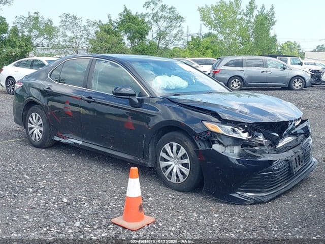 2020 TOYOTA CAMRY LE HYBRID 6