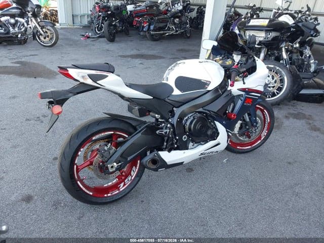 2025 SUZUKI GSX-R750 4