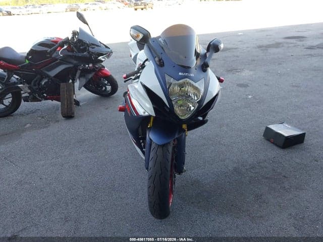 2025 SUZUKI GSX-R750 5