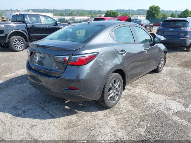 2019 TOYOTA YARIS LE 4