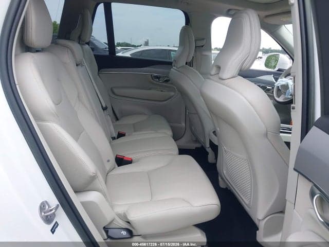 2023 VOLVO XC90 B5 CORE 8