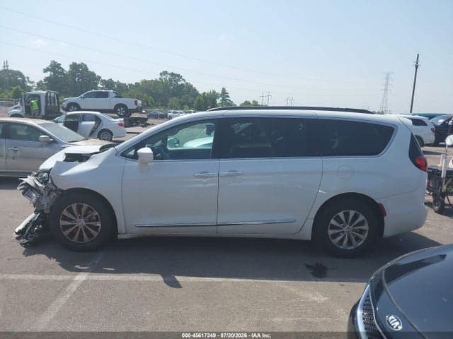 2017 CHRYSLER PACIFICA TOURING-L 14