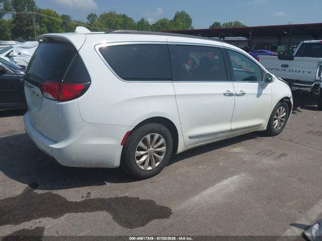 2017 CHRYSLER PACIFICA TOURING-L 4