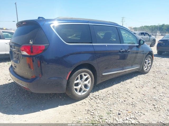 2017 CHRYSLER PACIFICA TOURING-L 4