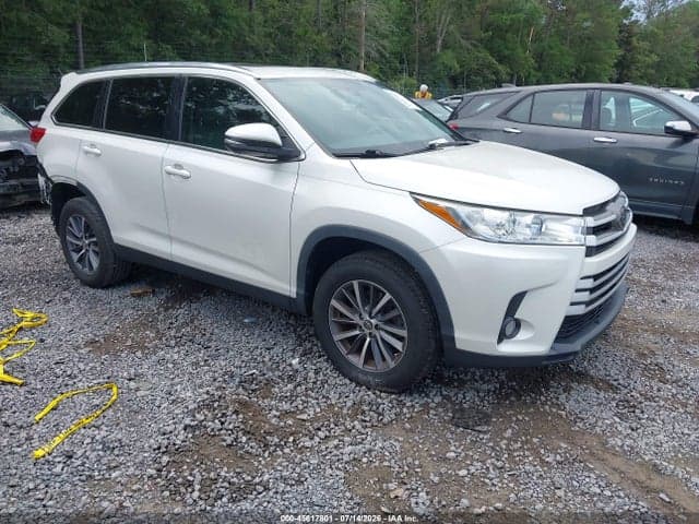 2019 TOYOTA HIGHLANDER XLE 1
