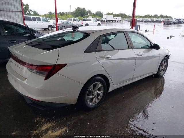 2021 HYUNDAI ELANTRA SE 4