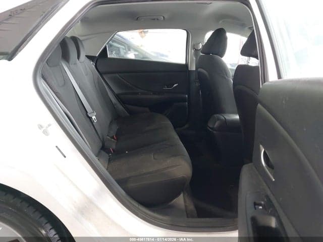 2021 HYUNDAI ELANTRA SE 8