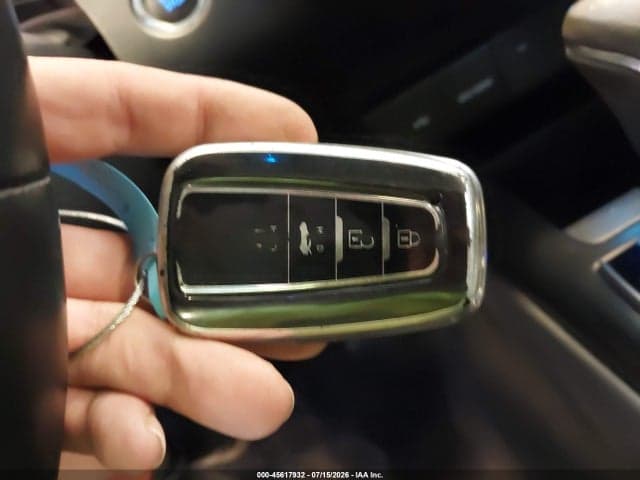 2020 TOYOTA CAMRY XSE 11