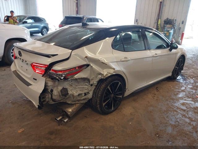 2020 TOYOTA CAMRY XSE 4