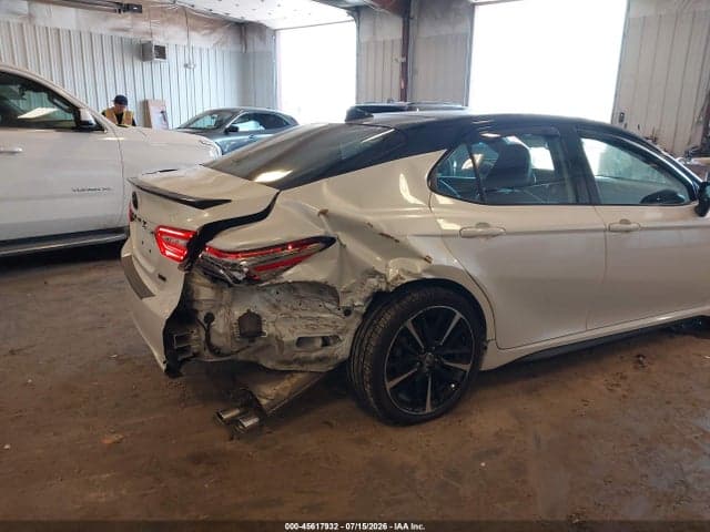 2020 TOYOTA CAMRY XSE 6