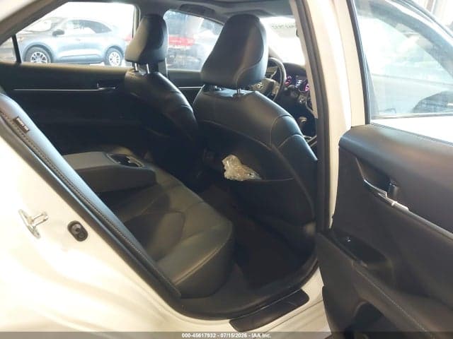 2020 TOYOTA CAMRY XSE 8