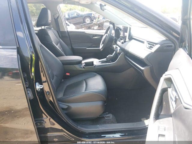 2024 TOYOTA RAV4 XLE PREMIUM 5