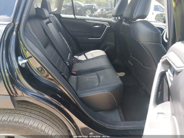 2024 TOYOTA RAV4 XLE PREMIUM 8
