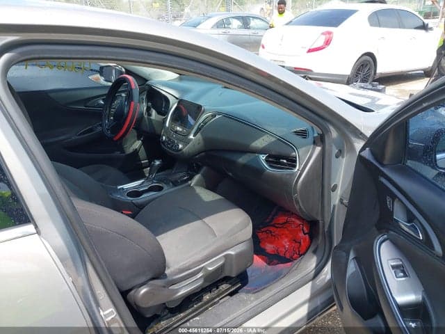 2017 CHEVROLET MALIBU 1LT 5