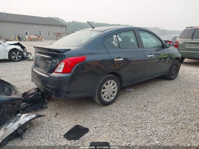 2017 NISSAN VERSA 1.6 SV 4
