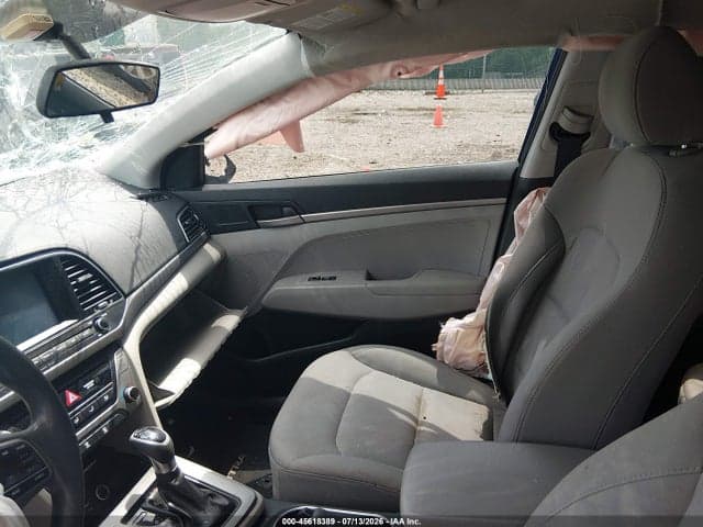2018 HYUNDAI ELANTRA SE 5