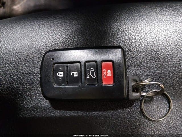 2017 TOYOTA RAV4 LIMITED 11