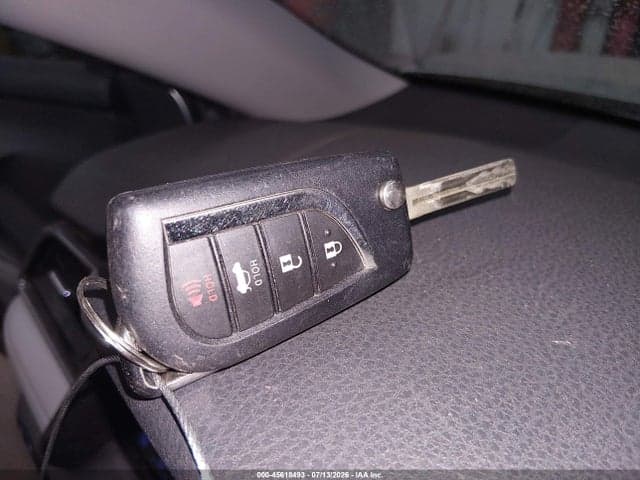 2022 TOYOTA CAMRY SE 11