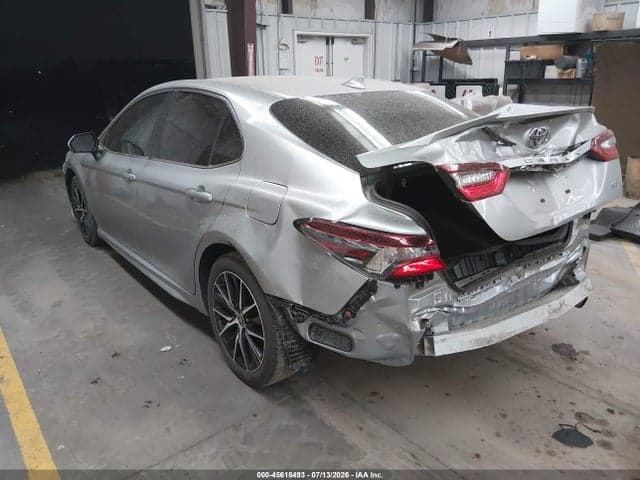 2022 TOYOTA CAMRY SE 3