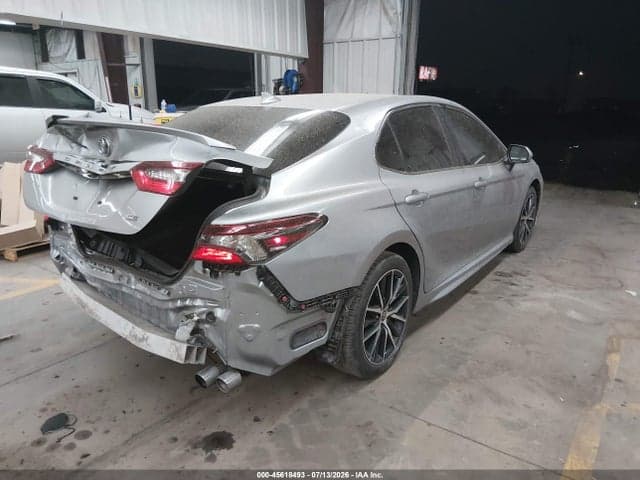 2022 TOYOTA CAMRY SE 4