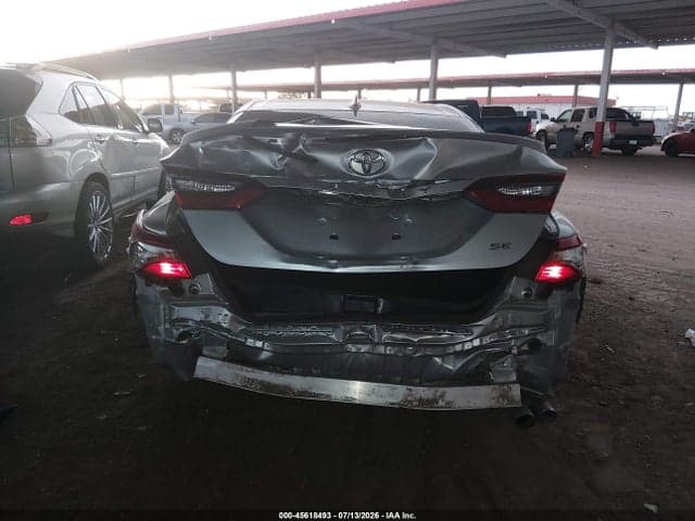 2022 TOYOTA CAMRY SE 6