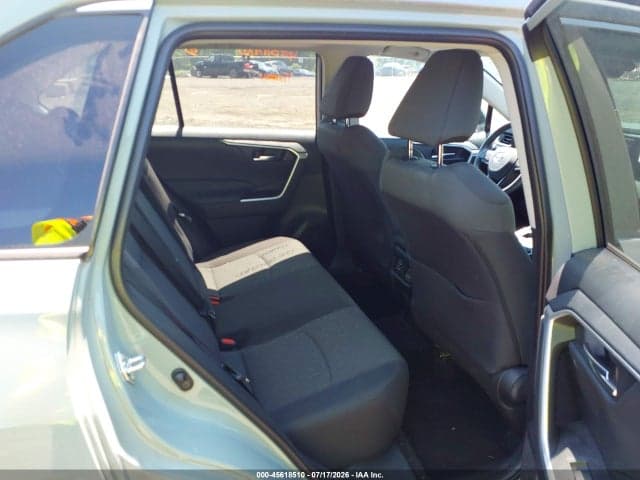 2021 TOYOTA RAV4 XLE 8