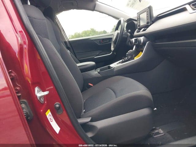 2019 TOYOTA RAV4 LE 5