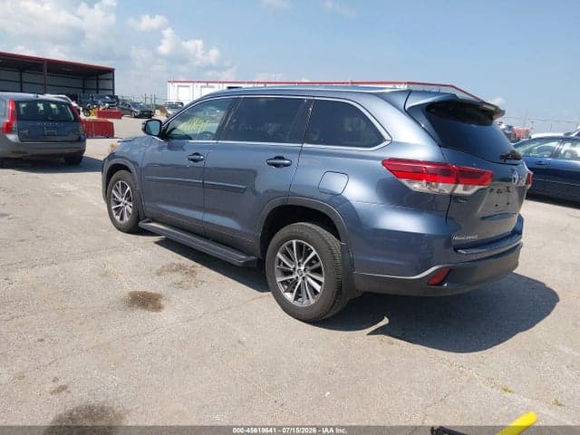 2019 TOYOTA HIGHLANDER XLE 3