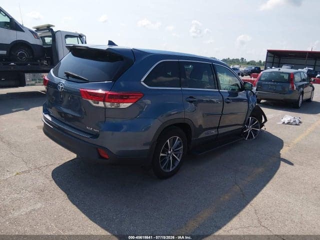 2019 TOYOTA HIGHLANDER XLE 4