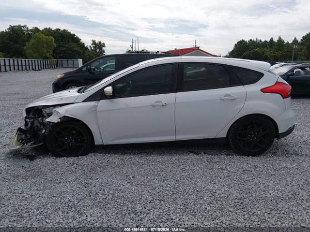2016 FORD FOCUS SE 14