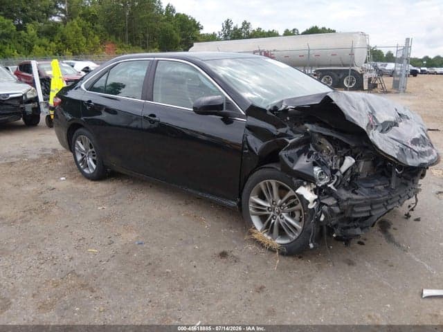 2017 TOYOTA CAMRY SE 1