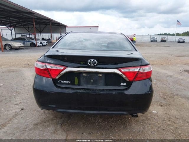 2017 TOYOTA CAMRY SE 16