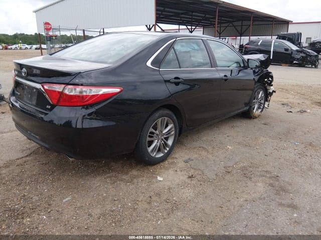2017 TOYOTA CAMRY SE 4