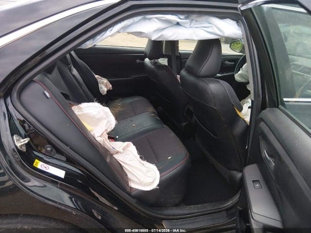 2017 TOYOTA CAMRY SE 8