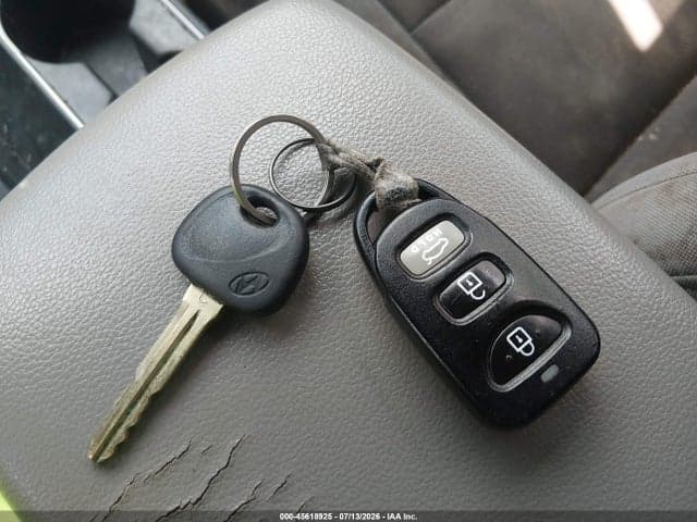 2017 HYUNDAI ELANTRA SE 11