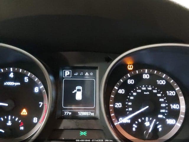 2017 HYUNDAI SANTA FE SE 15