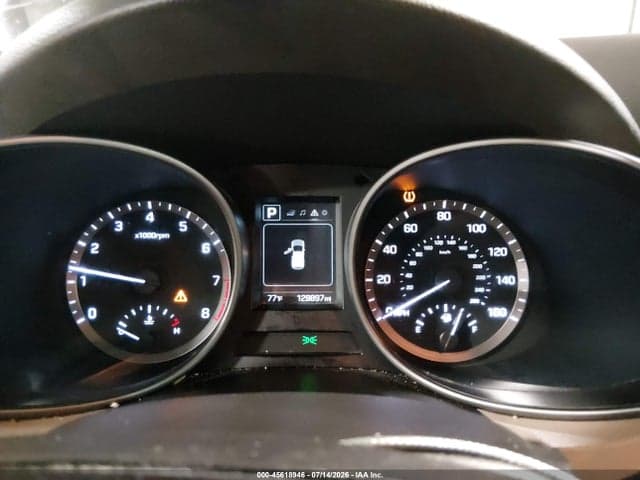 2017 HYUNDAI SANTA FE SE 7