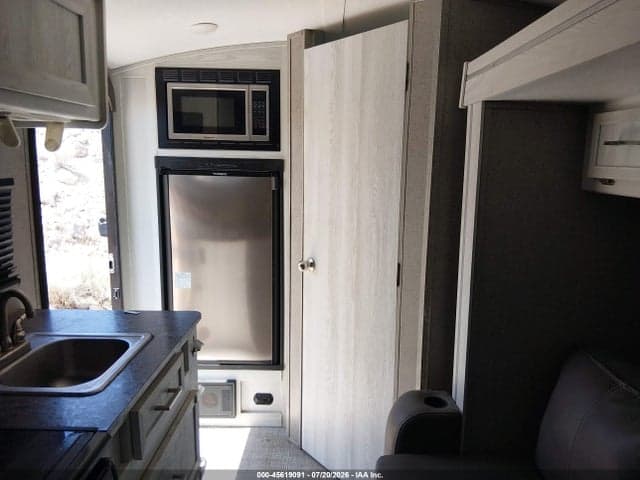 2021 FOREST RIVER FLAGSTAFF E-PRO TRAVEL TRAILER 8