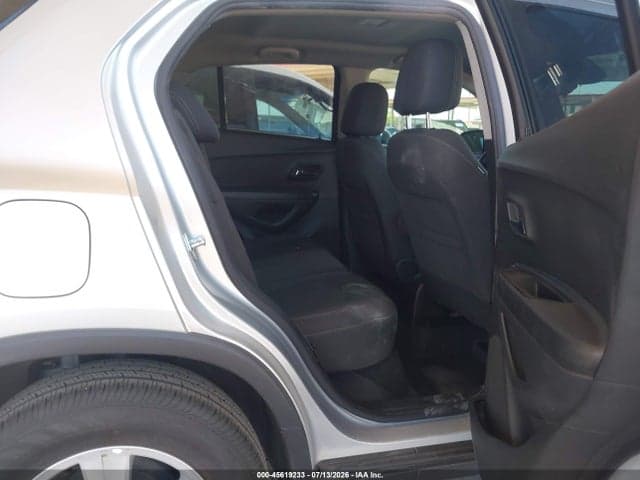 2022 CHEVROLET TRAX FWD LS 8
